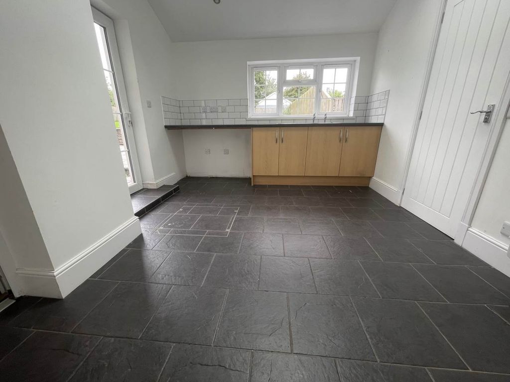 Property photo 3 of 10 S1P82U6c9R29Uy44420230914191620
