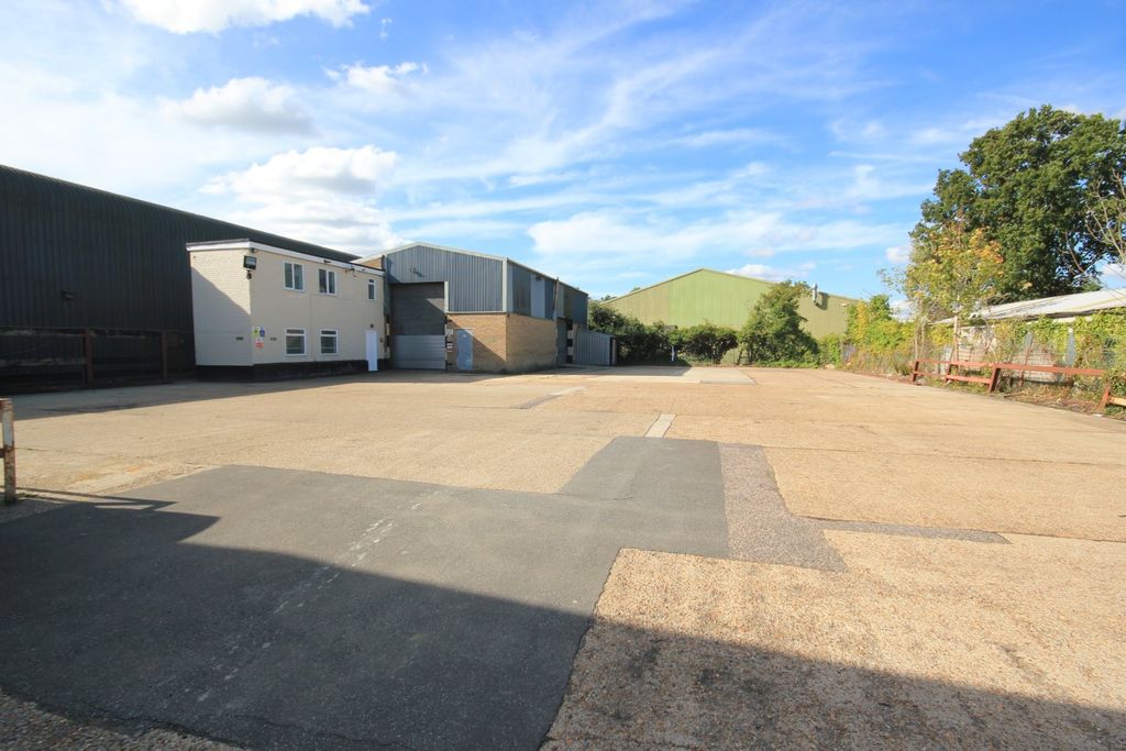 Property photo 1 of 6