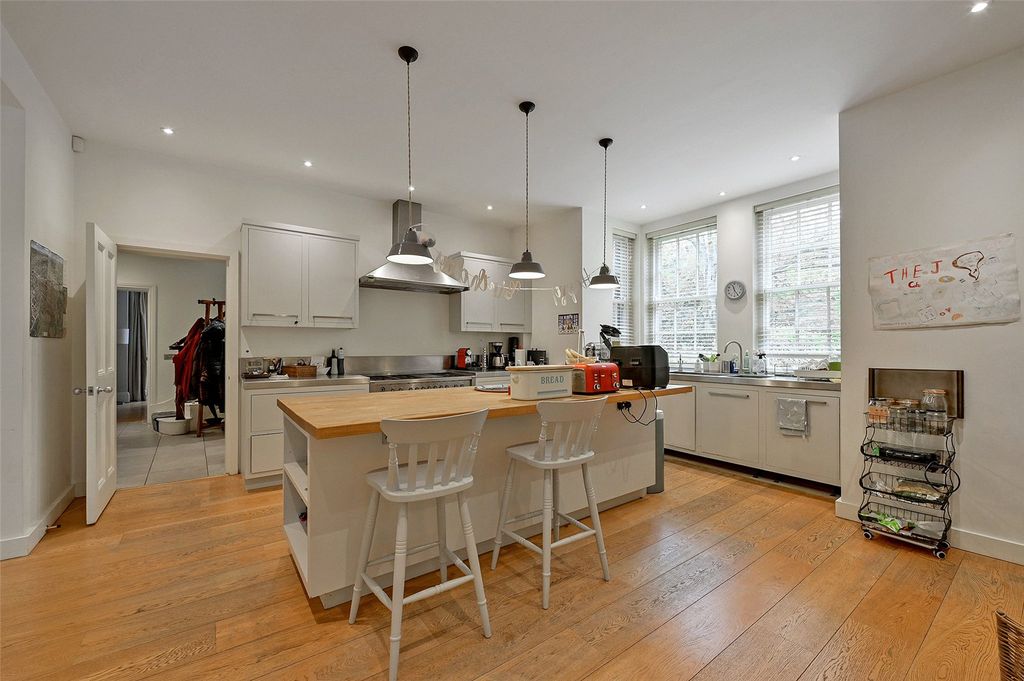 Property photo 2 of 14 Kitchen