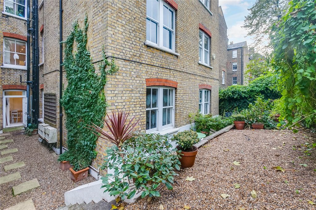 Property photo 3 of 8