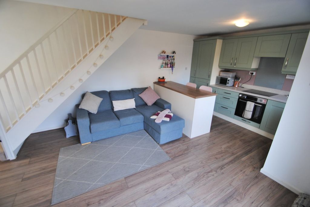 Property photo 3 of 12