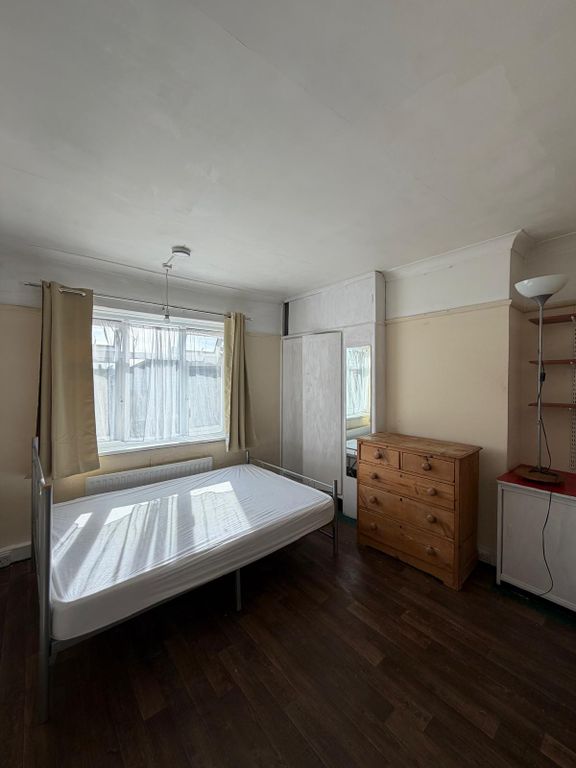 Property photo 2 of 33