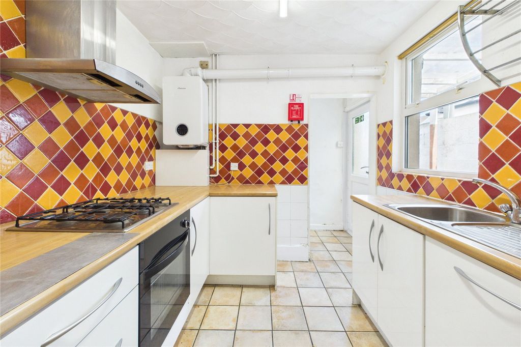 Property photo 2 of 20 Picture No. 21