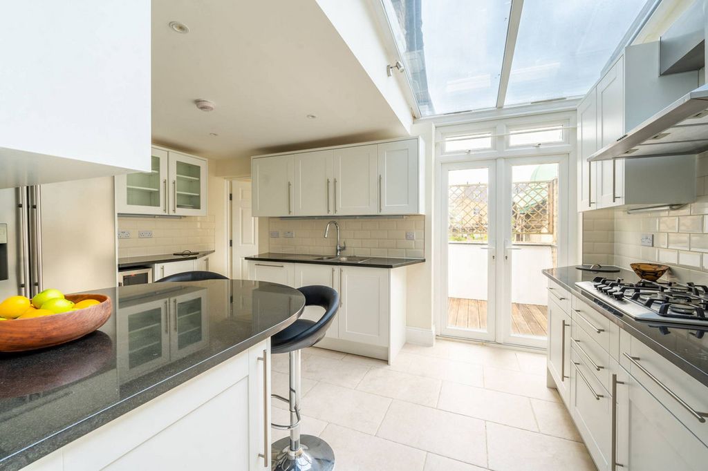 Property photo 3 of 21