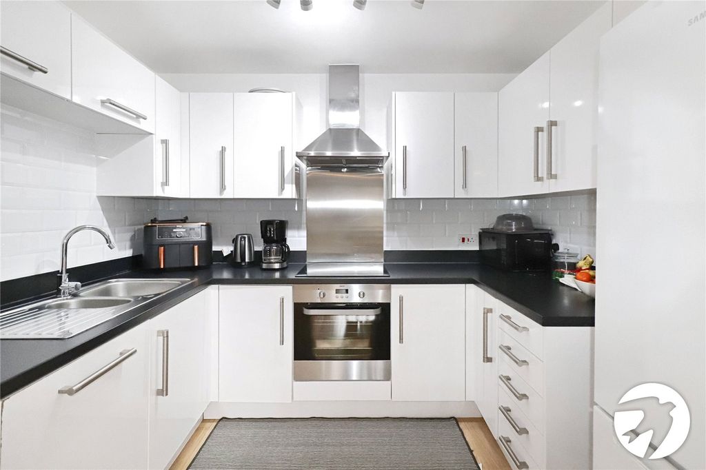 Property photo 3 of 16 Picture No. 02