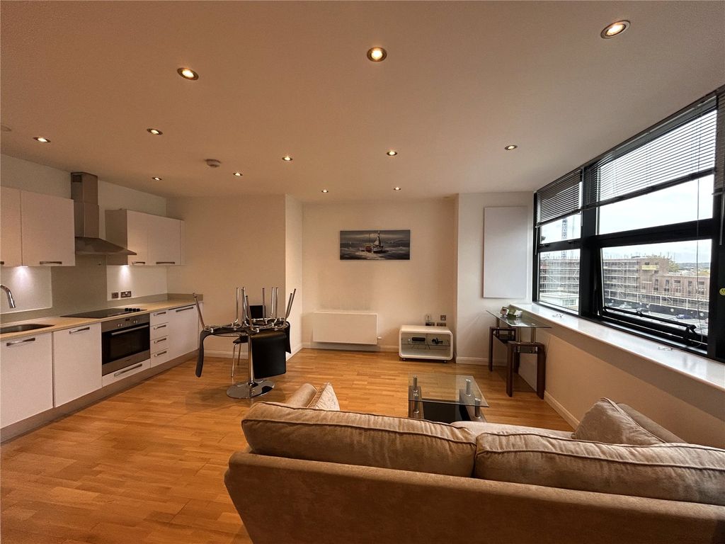 Property photo 1 of 4 Studio