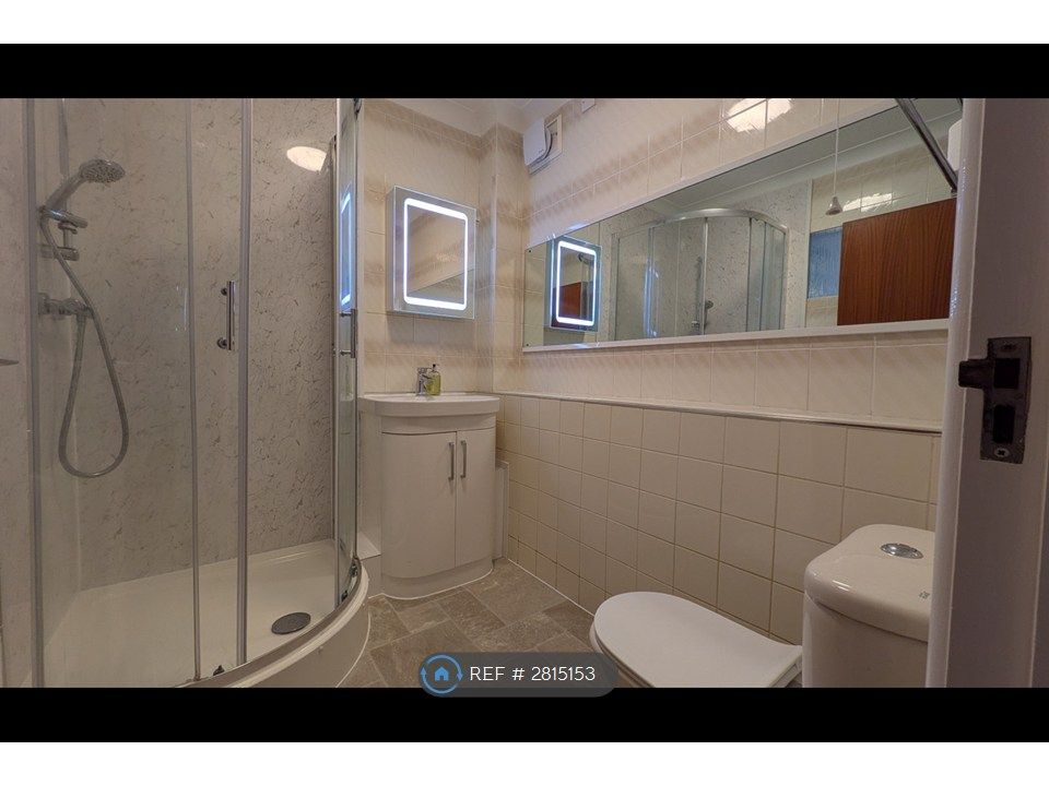 Property photo 2 of 8 Bathroom