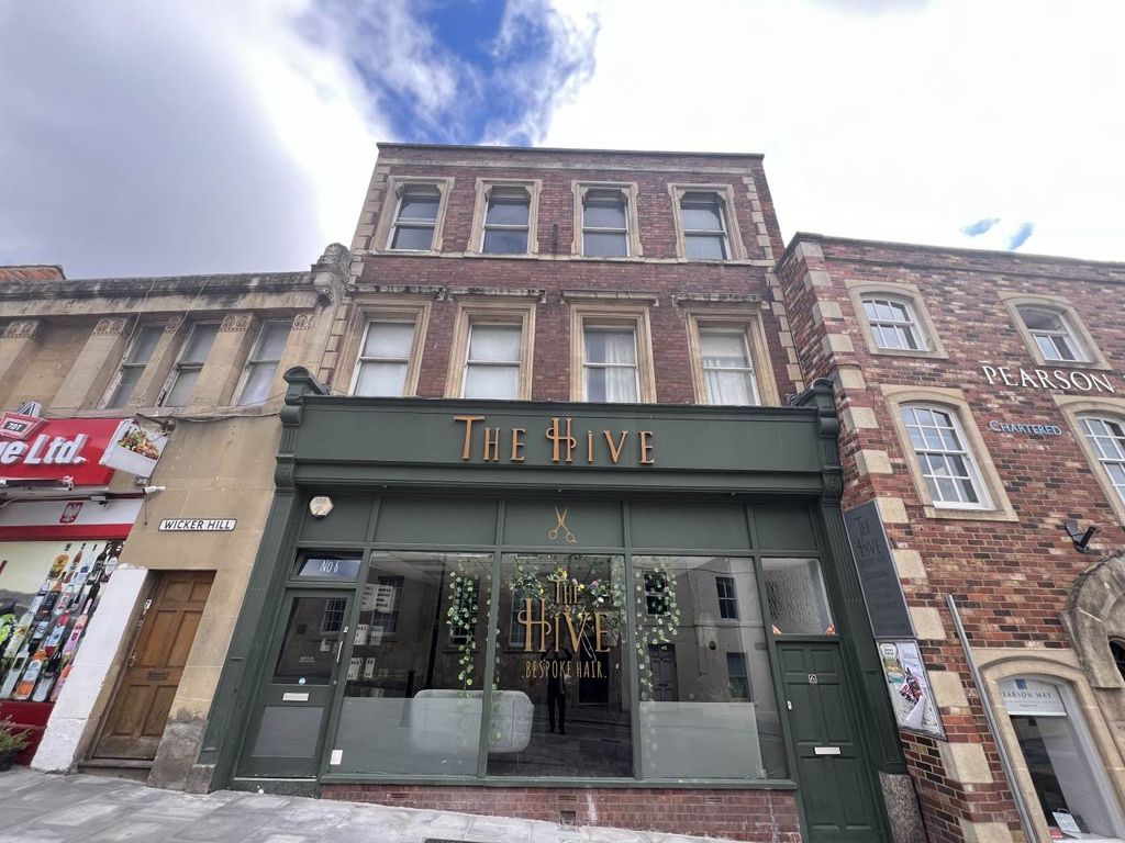 Property photo 1 of 6 Front