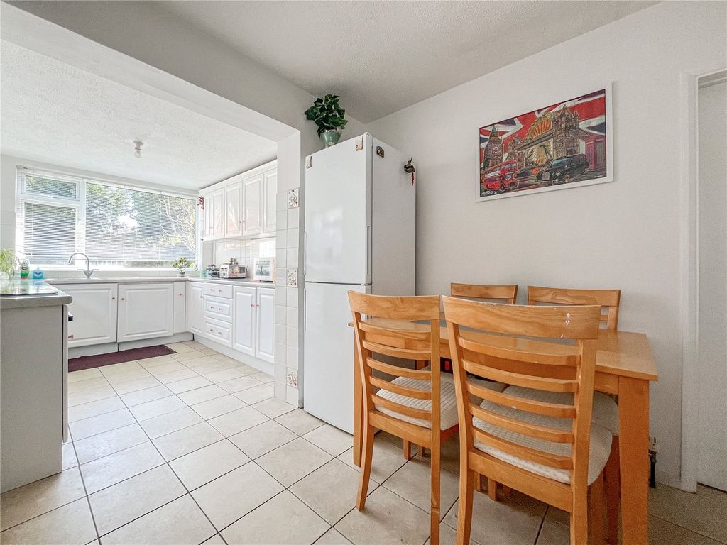 Property photo 2 of 17 Picture No. 12