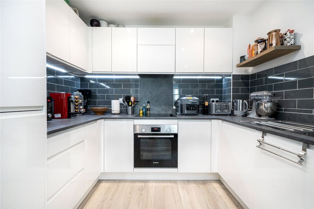 Property photo 3 of 10 Kitchen