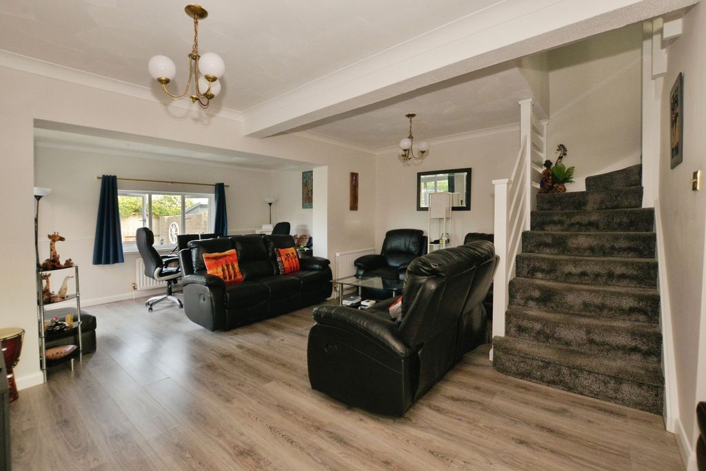 Property photo 2 of 13 Pbox-Img.Jpg