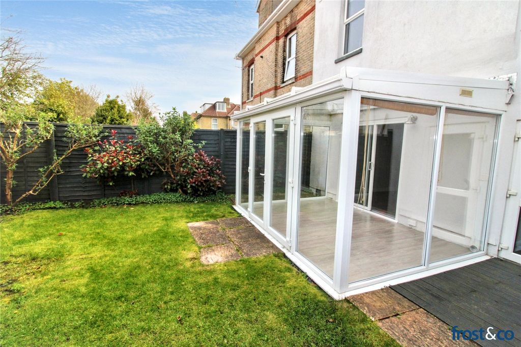 Property photo 2 of 15 Garden