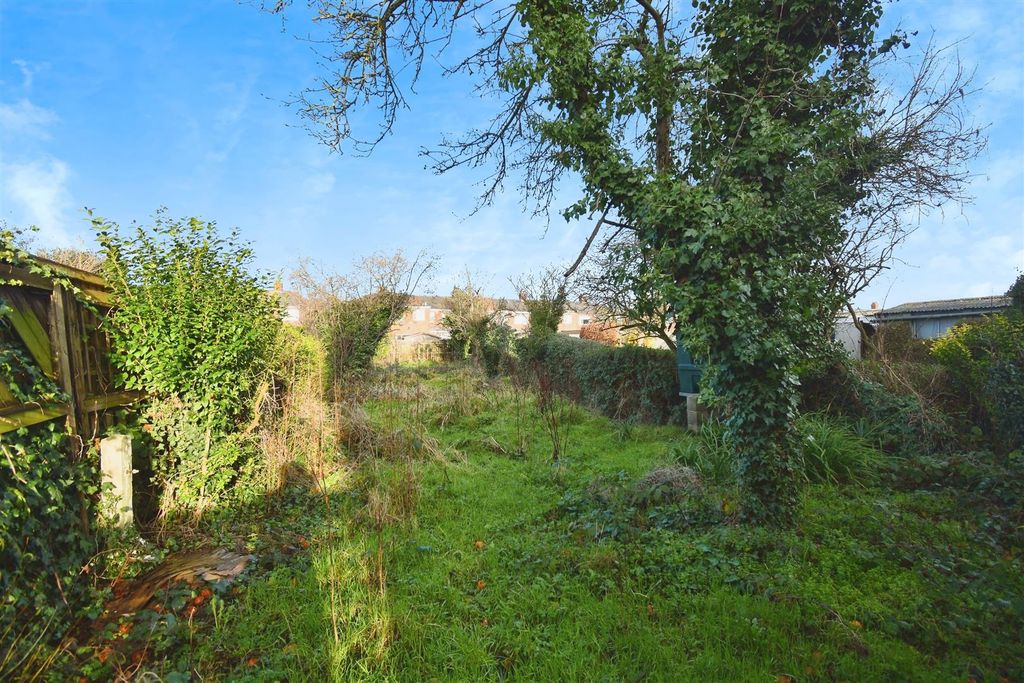 Property photo 3 of 11 E9284569-U 20 2821 29.Jpg