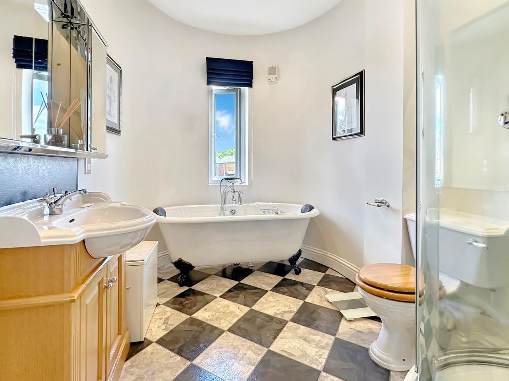 Additional image 7 of 5 bed detached house for saleSt. Marys Square, Newmarket CB8