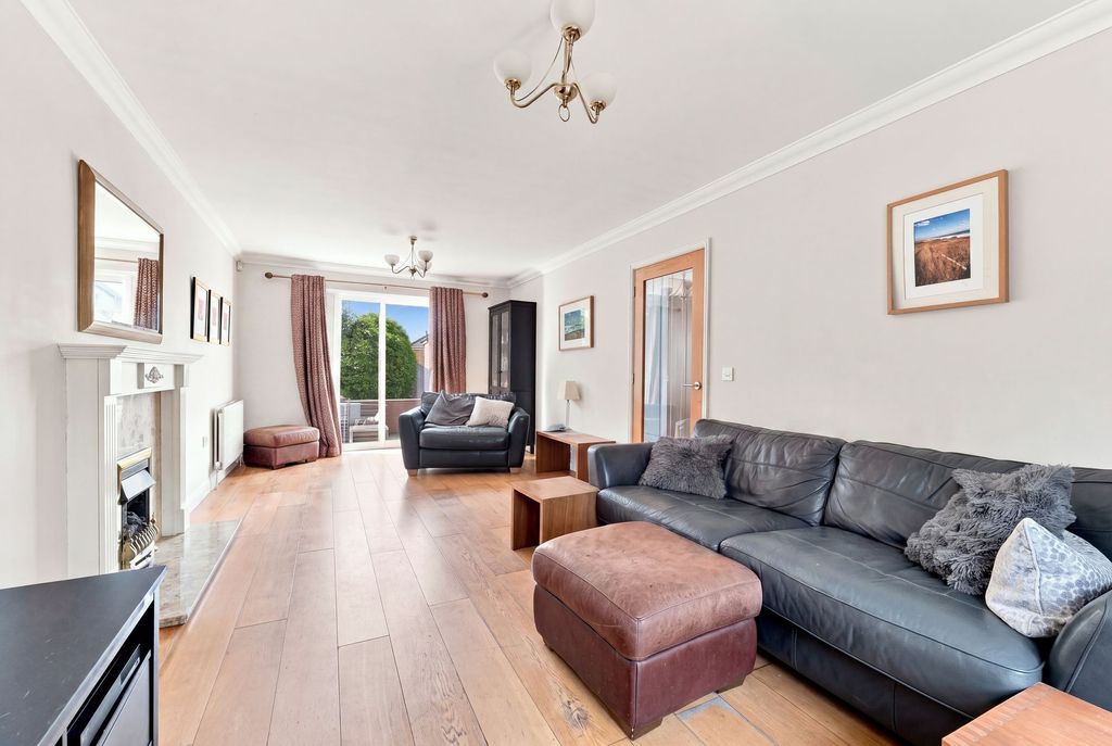 Property photo 2 of 37