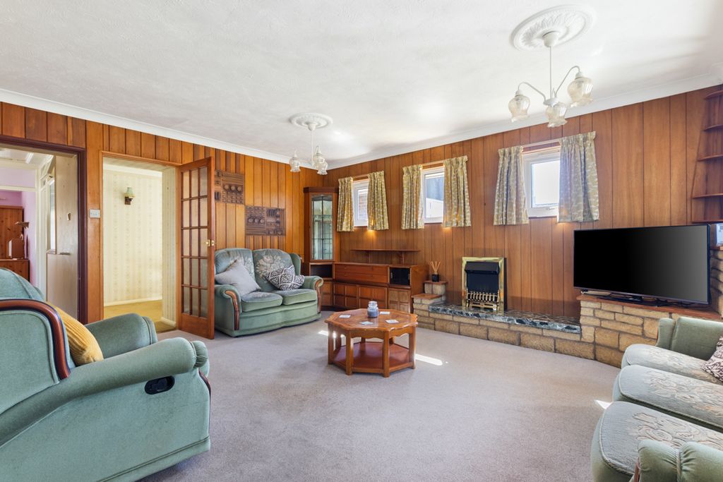 Property photo 3 of 16