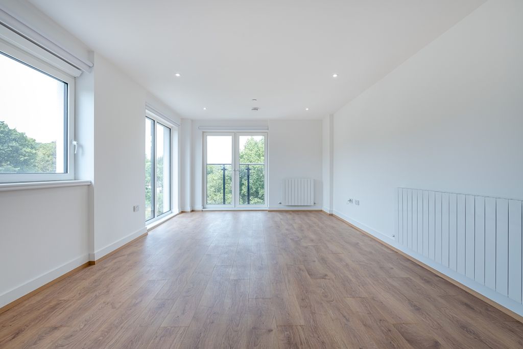 Property photo 1 of 8 Flat-159-Whytelea...