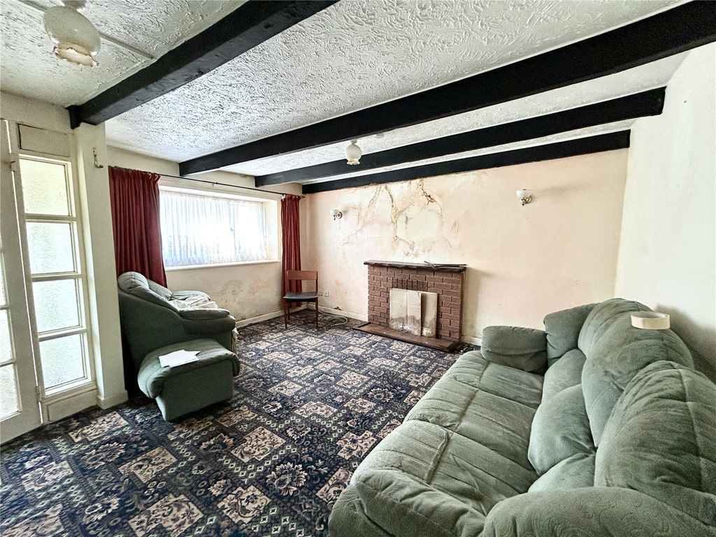 Property photo 2 of 8 Picture No. 11