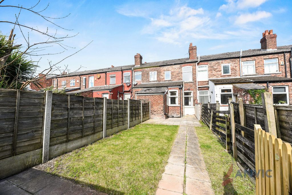 Property photo 3 of 13