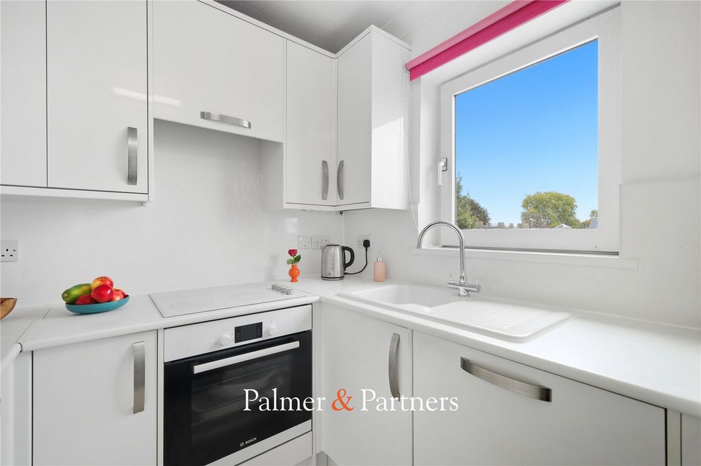 Property photo 2 of 16 Picture No. 15