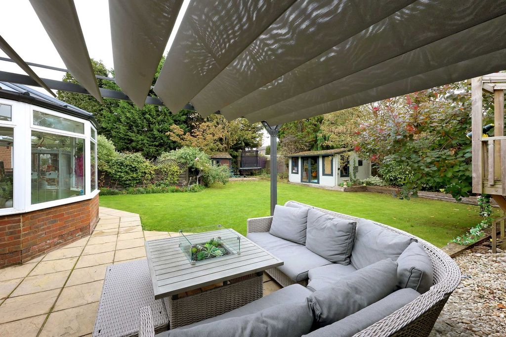 Additional image 11 of 6 bed detached house for saleSeeleys Close, Beaconsfield, Buckinghamshire HP9