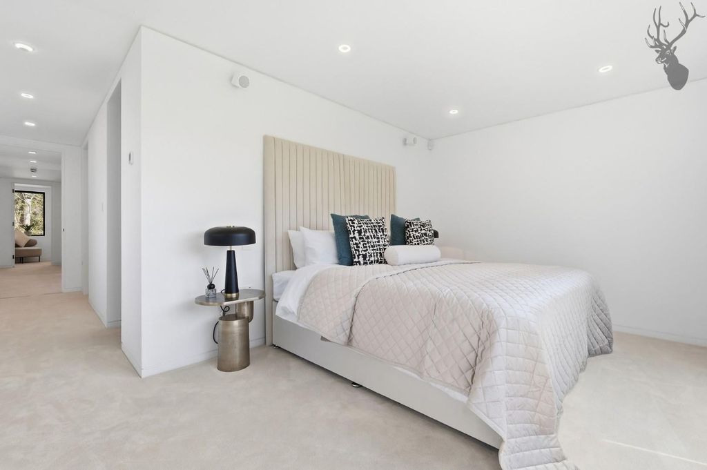 Additional image 16 of 3 bed flat for saleWoodredon Estate, High Beech EN9