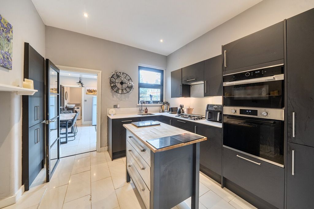 Property photo 3 of 19 Picture 3