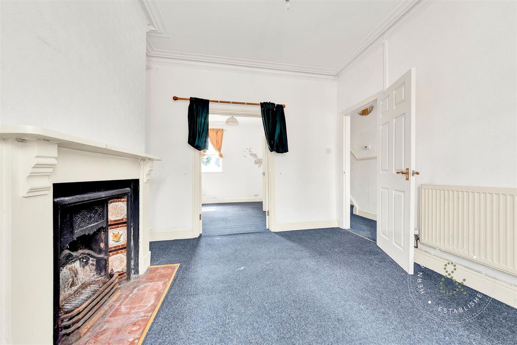 Property photo 3 of 26 Avoca-Place-12.Jpg