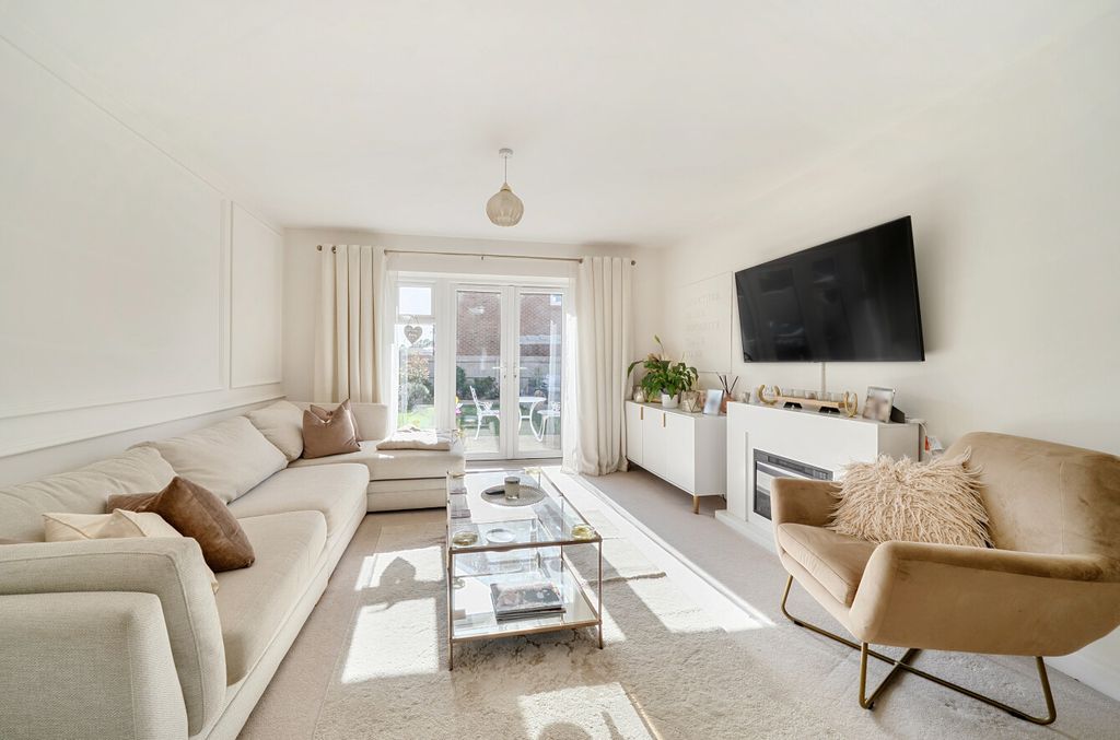 Property photo 2 of 22 1-6A111501ba27A-1...