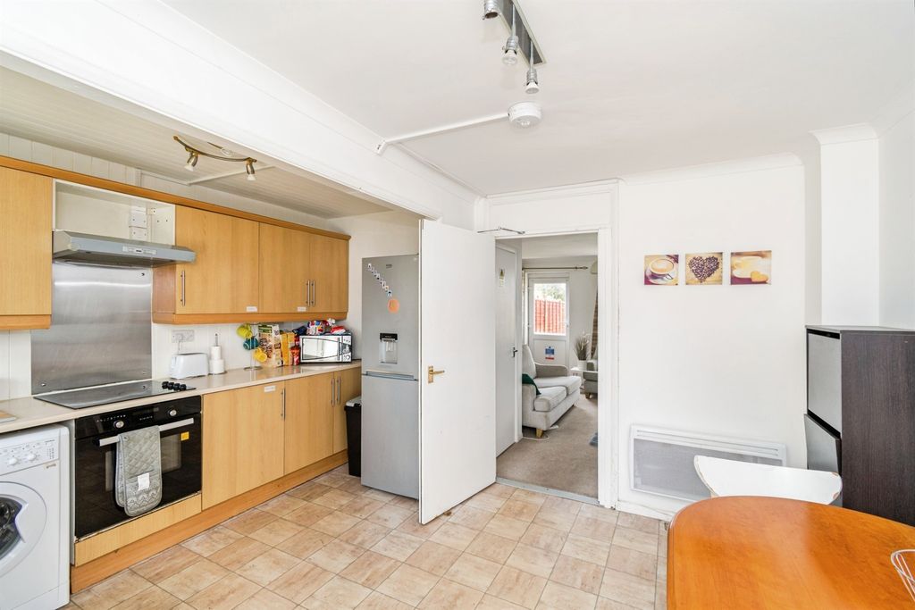 Property photo 2 of 17