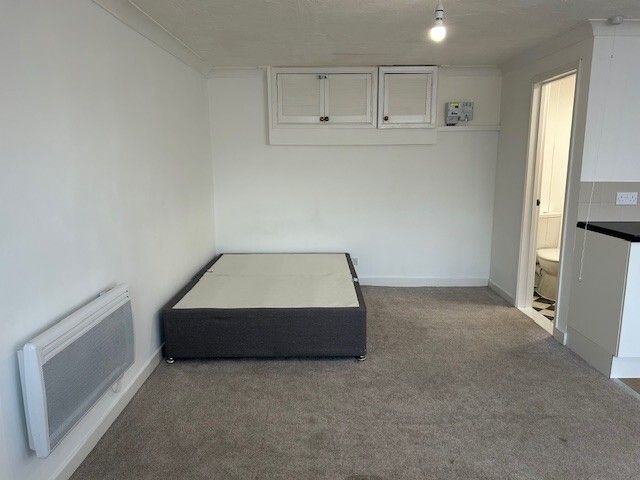 Property photo 2 of 5 Bed Area