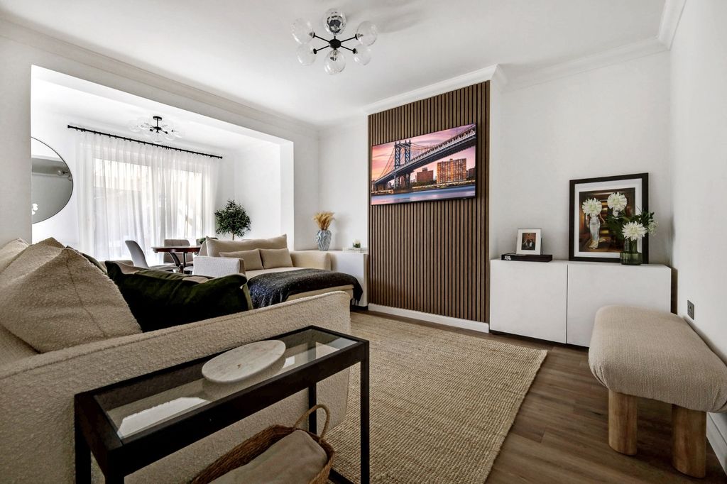 Property photo 2 of 23 4837595