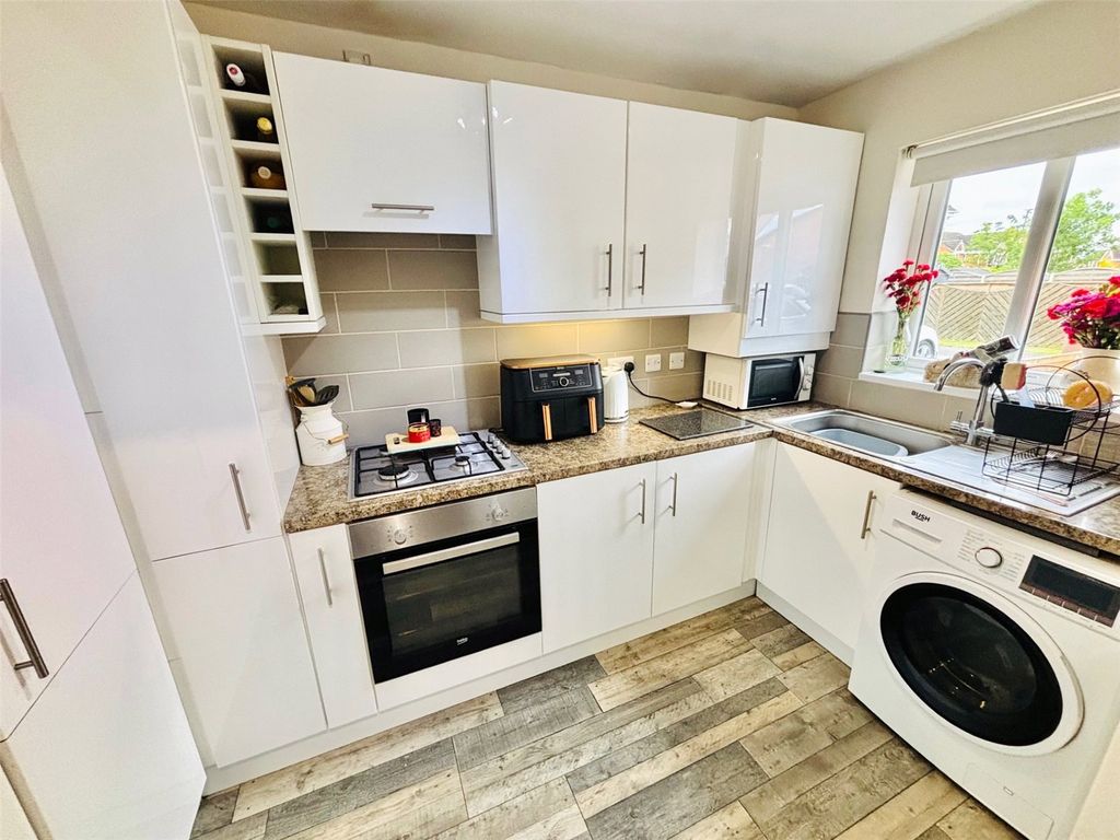 Property photo 3 of 13 Kitchen