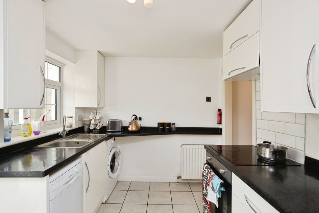 Property photo 2 of 18 Photo