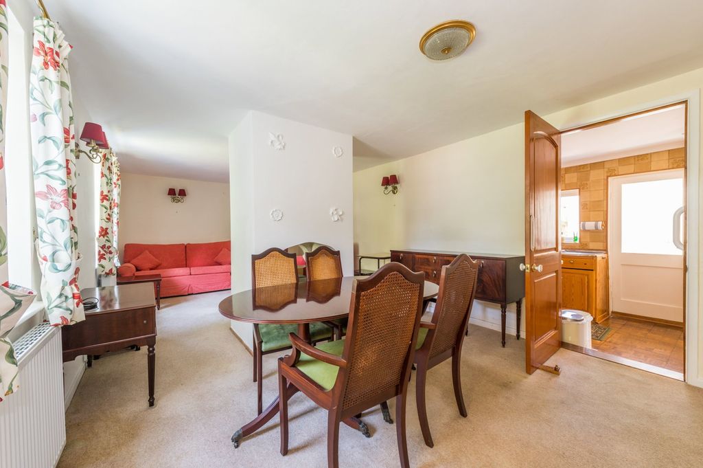 Property photo 3 of 20