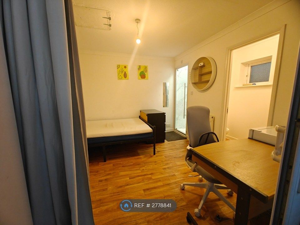 Property photo 3 of 30 Garden Room