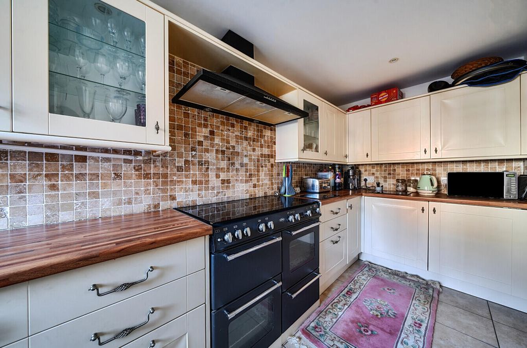 Property photo 2 of 13 Kitchen