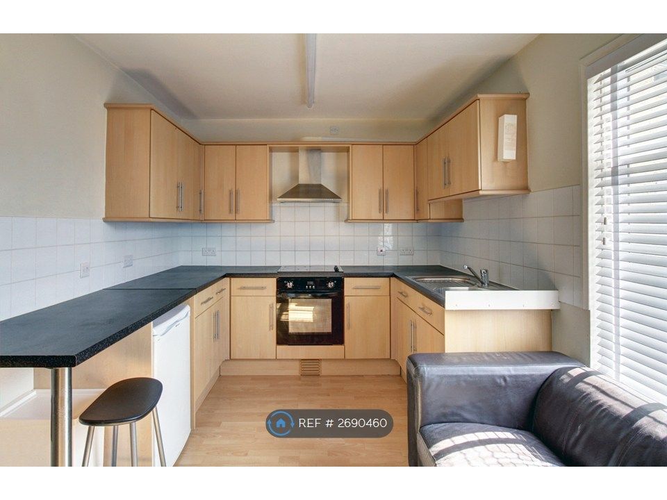 Property photo 3 of 13 Kitchen