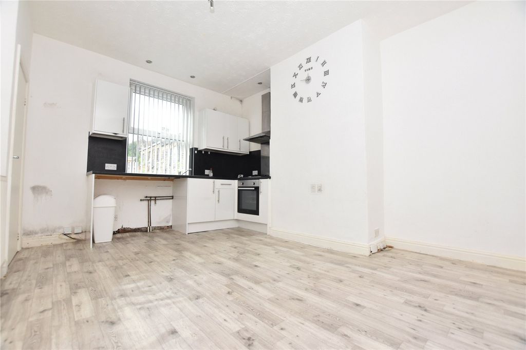 Property photo 2 of 10 Picture No. 05