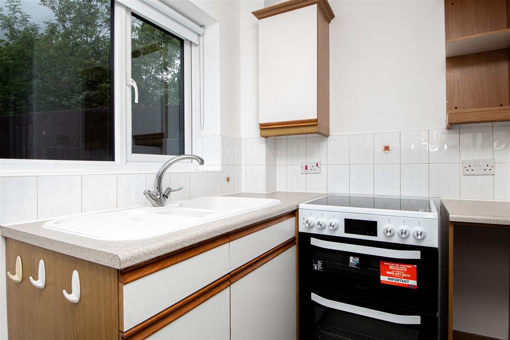 Property photo 3 of 13 8Holt_3.Jpg