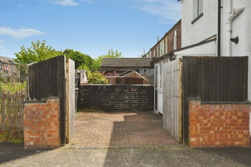Property photo 2 of 15