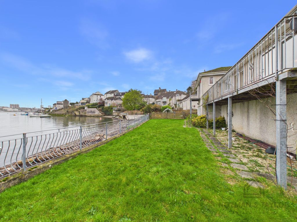 Property photo 3 of 34