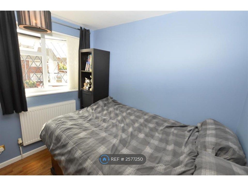 Property photo 2 of 7 Small Double Bedroom