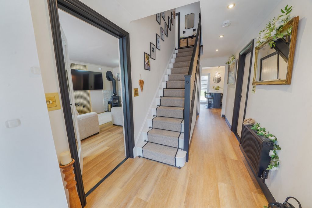 Property photo 2 of 36 17