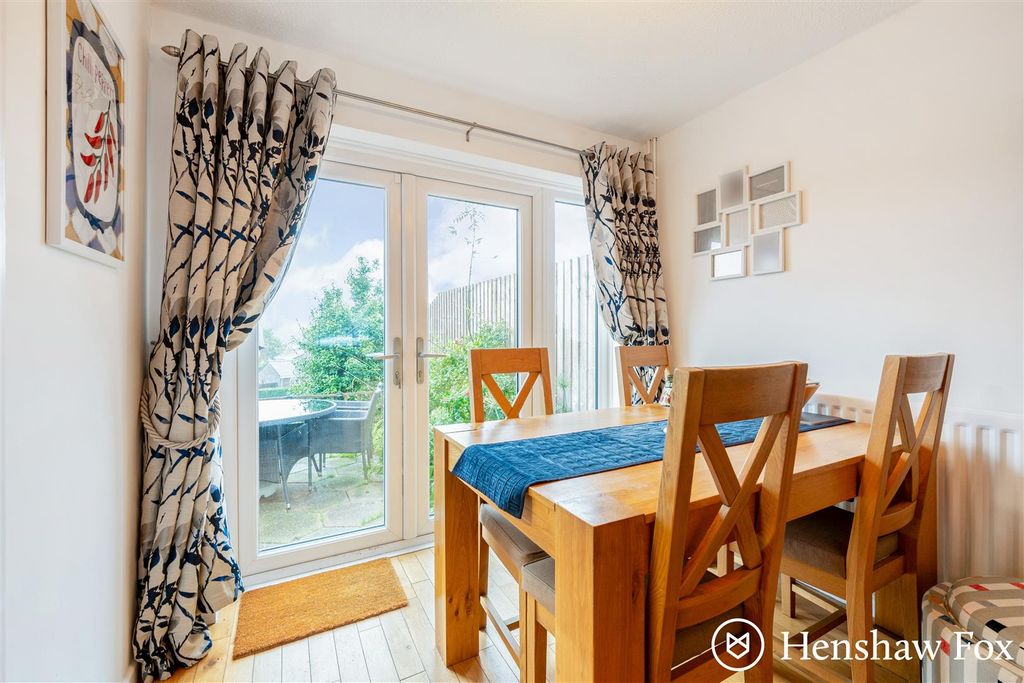Property photo 3 of 12 Ph6_6869256- - Copy.Jpg