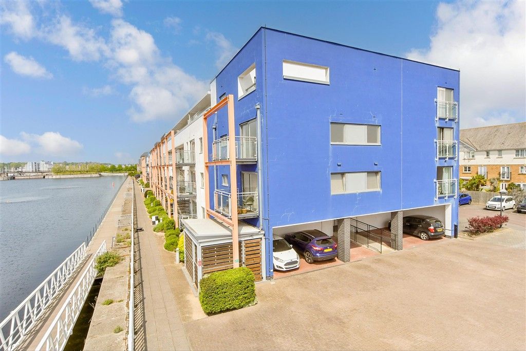 Property photo 1 of 10 External (Web)