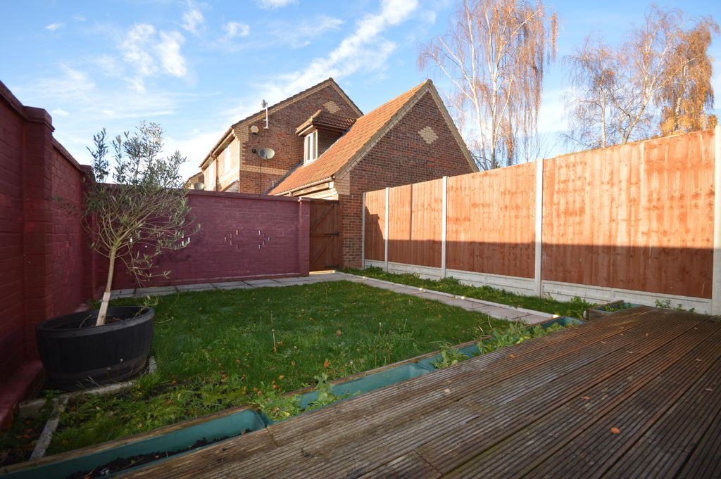 Property photo 2 of 7 Garden