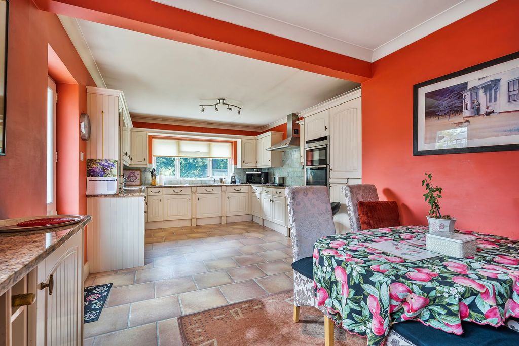 Property photo 2 of 18 Kitchen