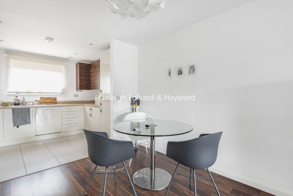 Property photo 3 of 7 B0Ea2E78-12A3-4E3d-B