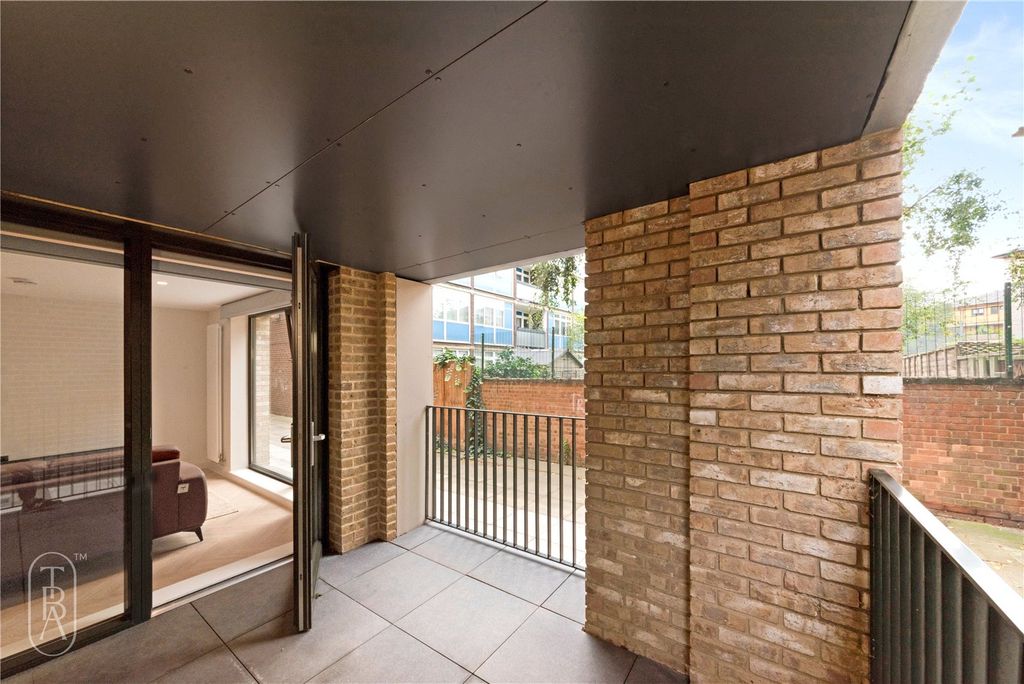 Property photo 3 of 19 Picture No. 18